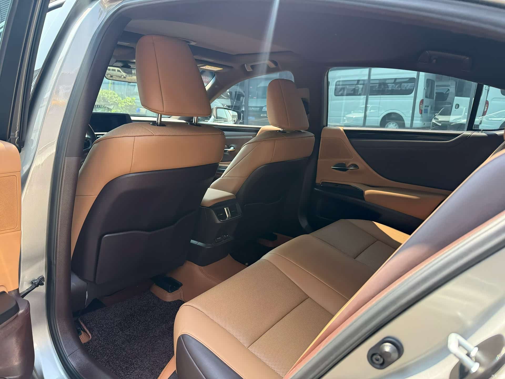 Lexus ES, 2021 6
