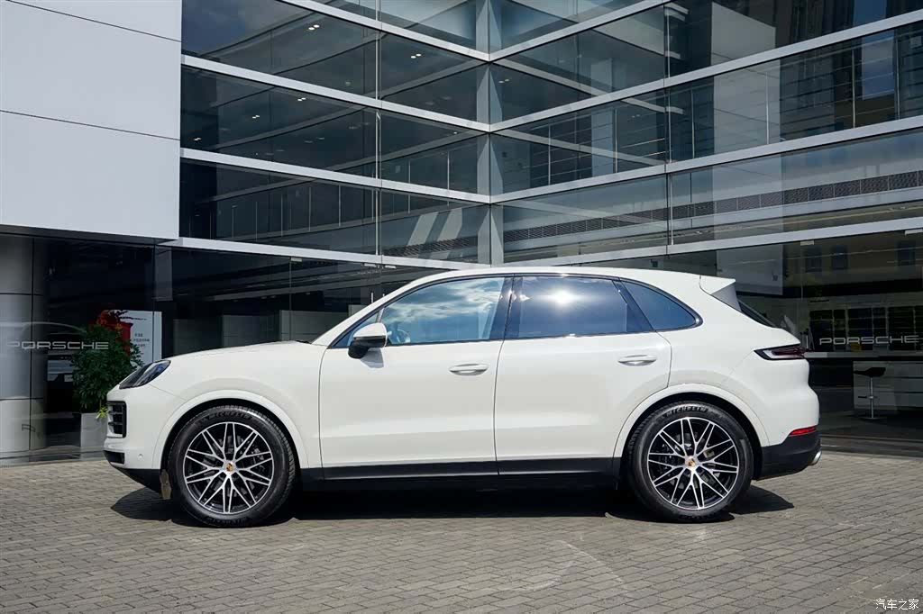Porsche Cayenne, 2025 все фото