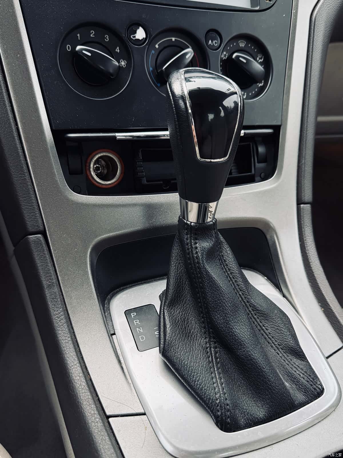 Ford Mondeo, 2011 26