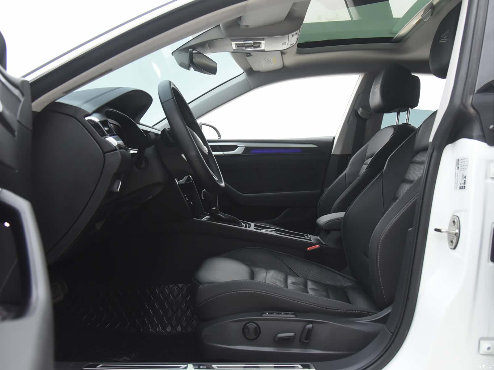 Volkswagen CC, 2024 13