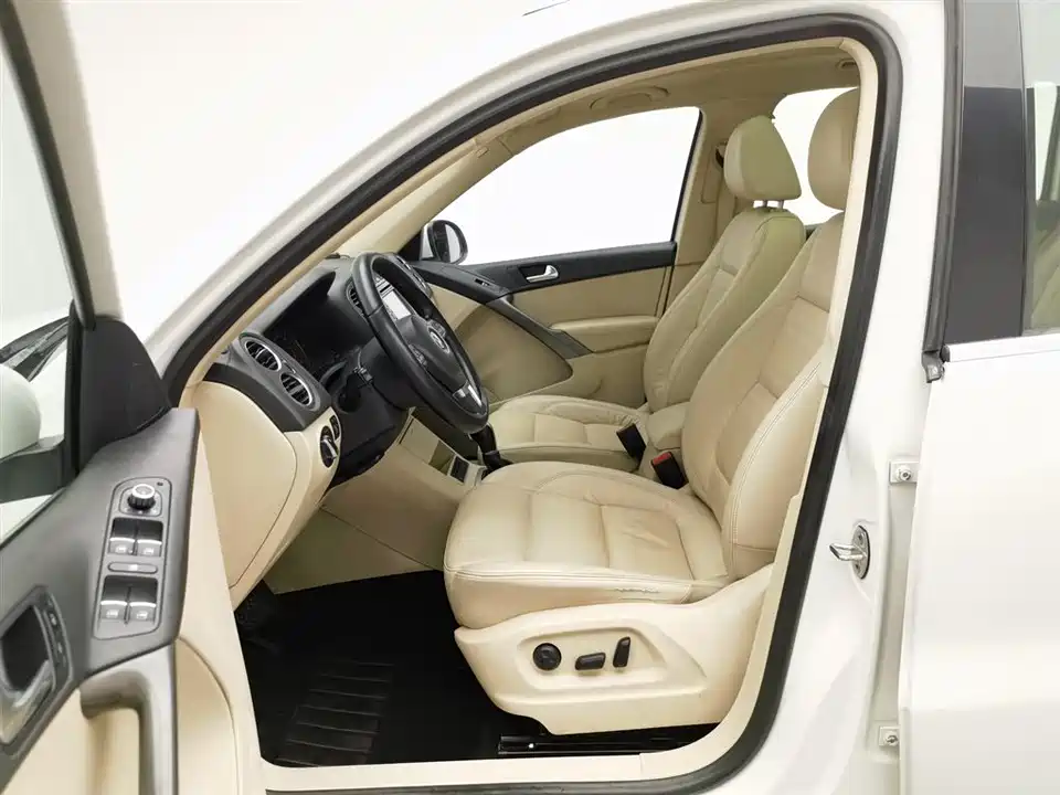 Volkswagen Tiguan Volkswagen Tiguan