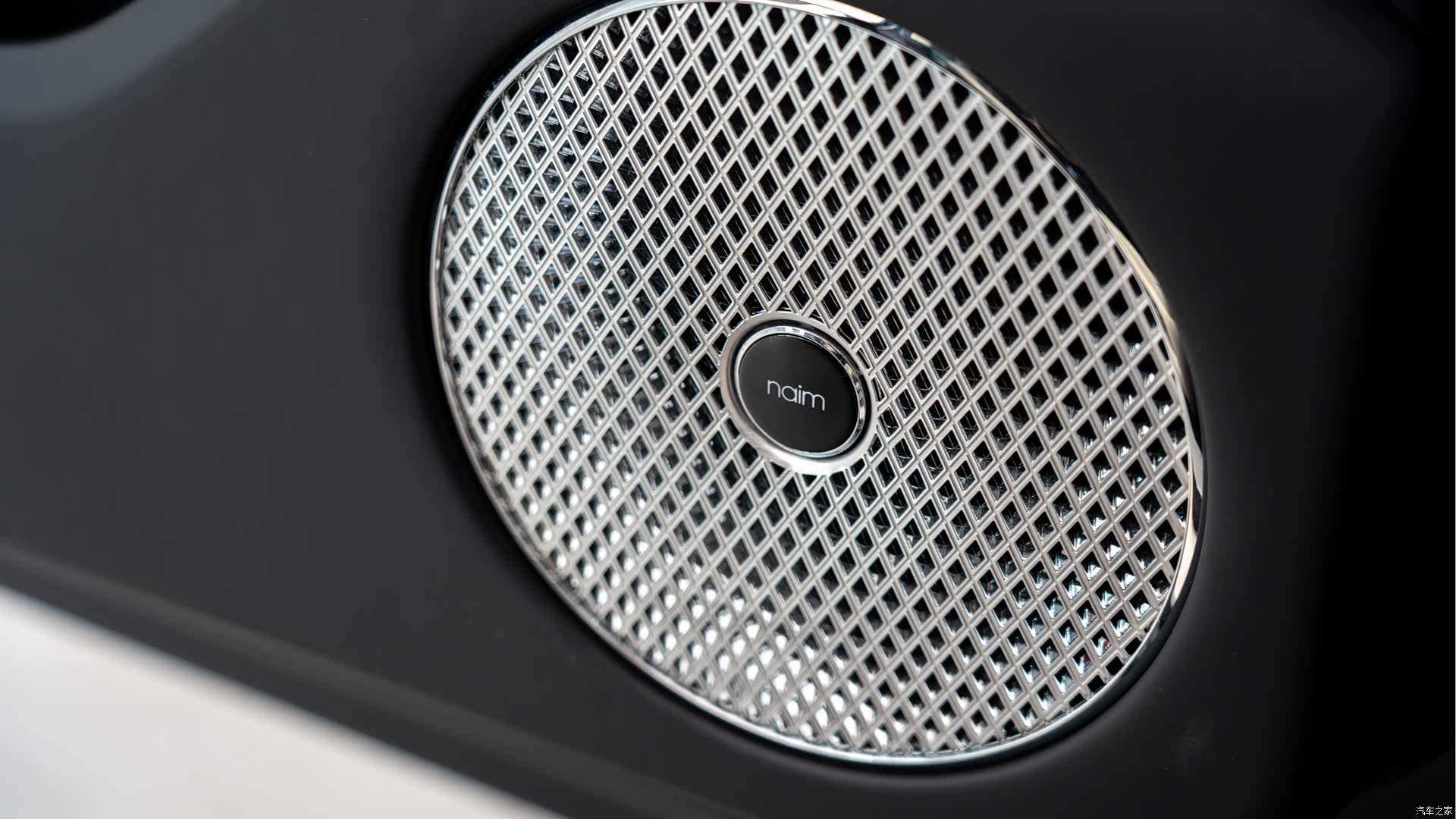 Bentley Flying Spur, 2024 19