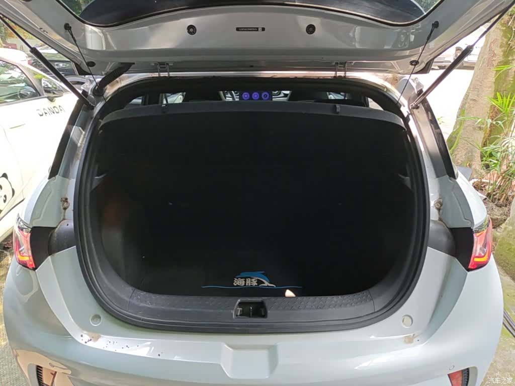 BYD Dolphin, 2022 19
