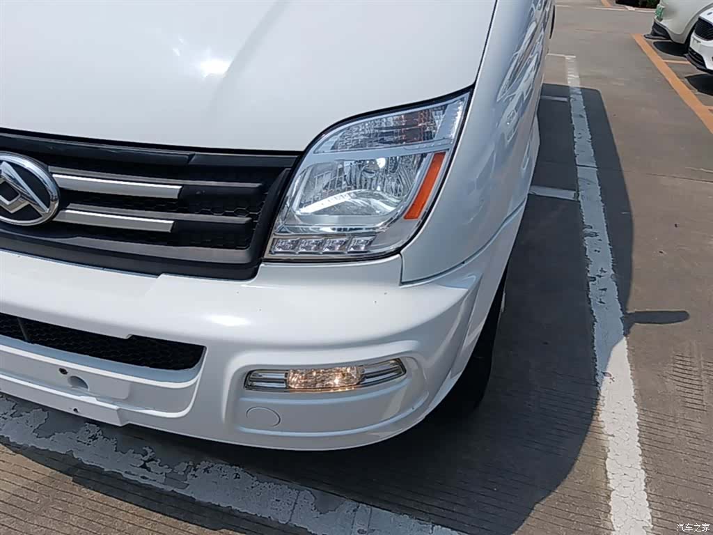 Maxus V80, 2022 24