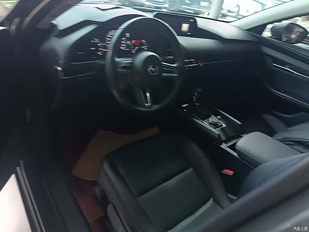 Mazda Mazda3, 2023 10