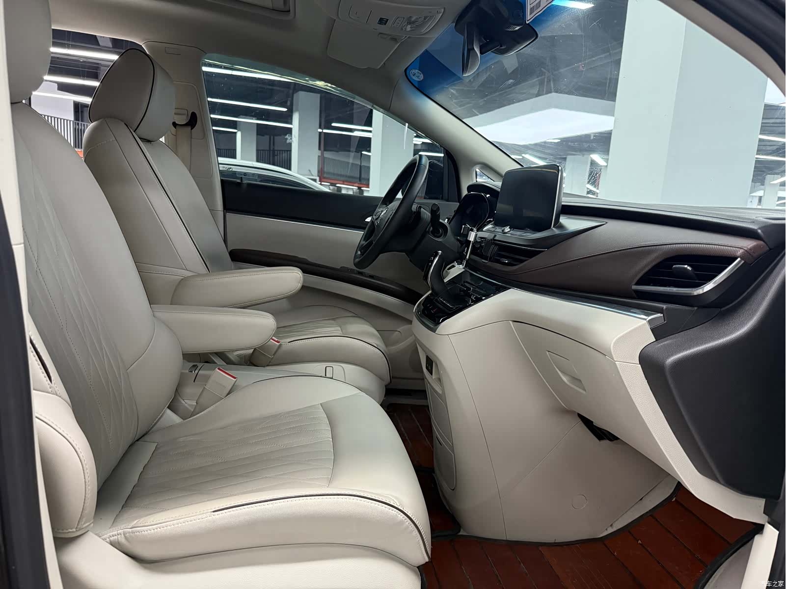 Buick GL8, 2021 6