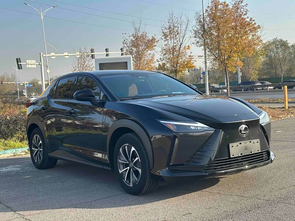 Lexus RZ