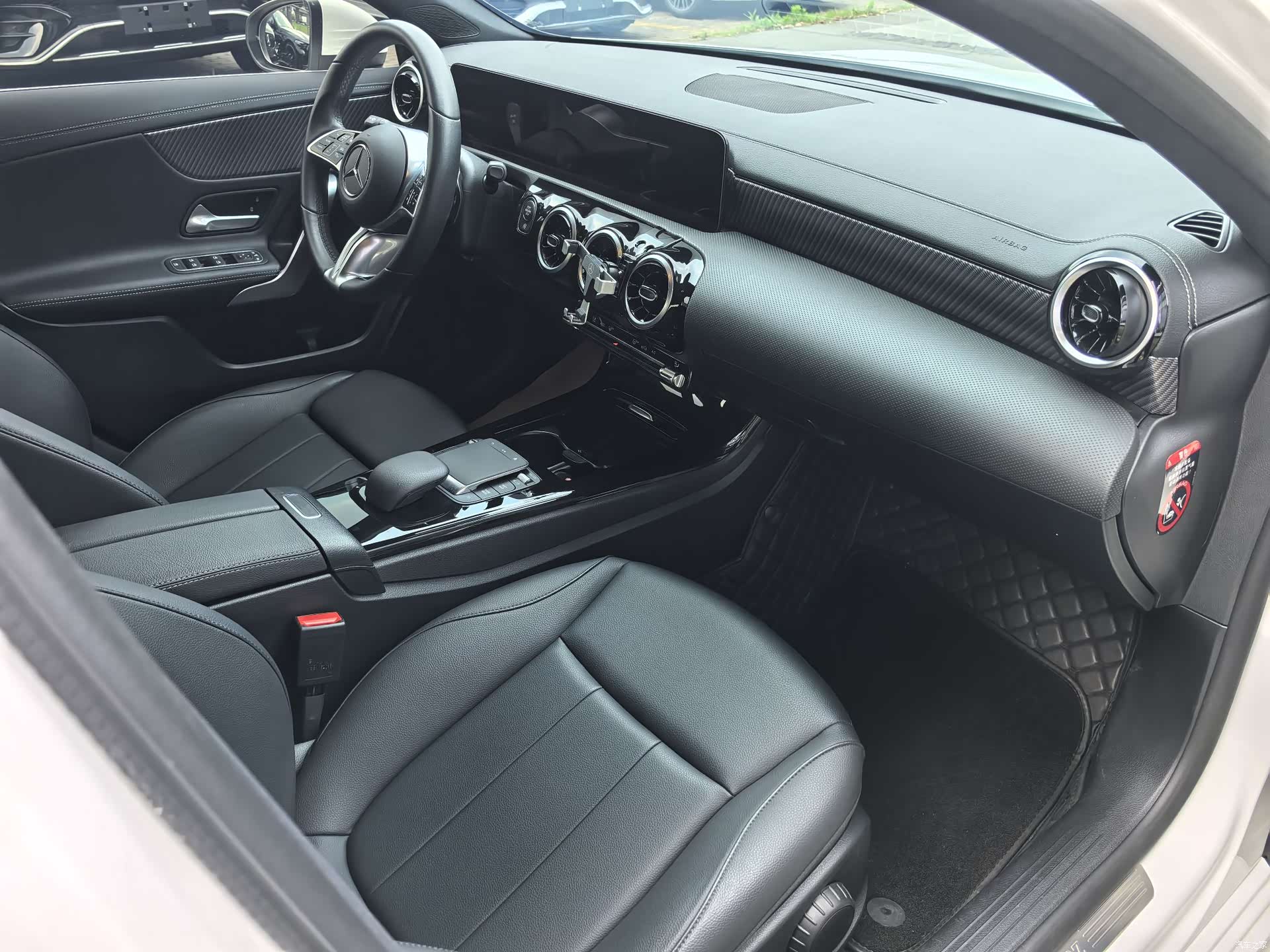 Mercedes-Benz A-Class, 2023 11