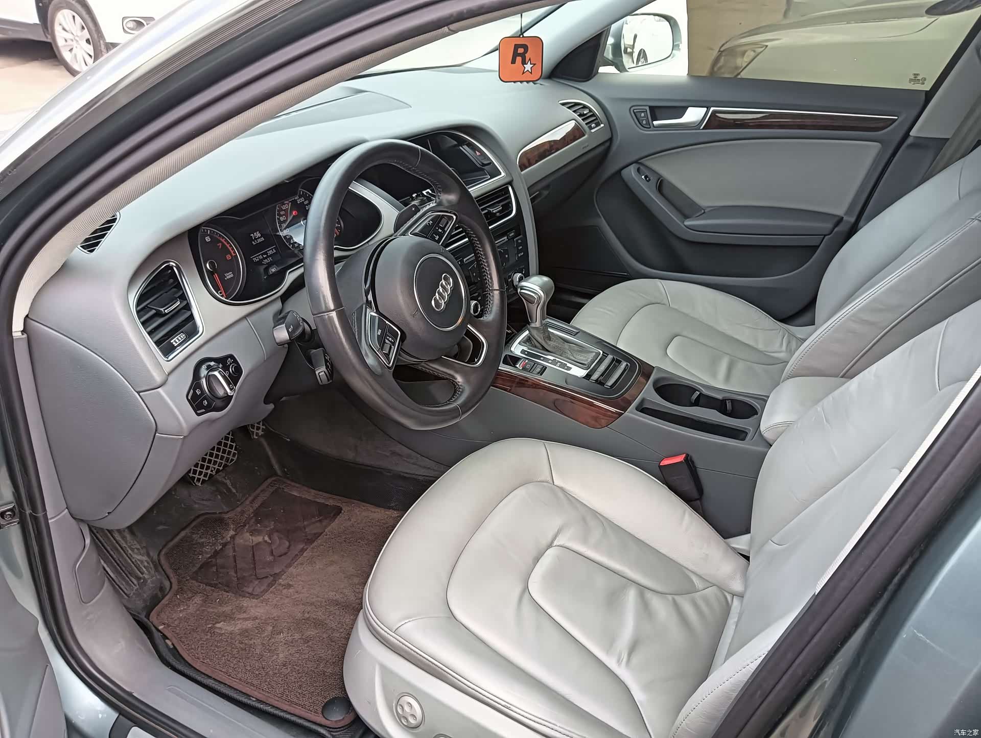 Audi A4L, 2015 4