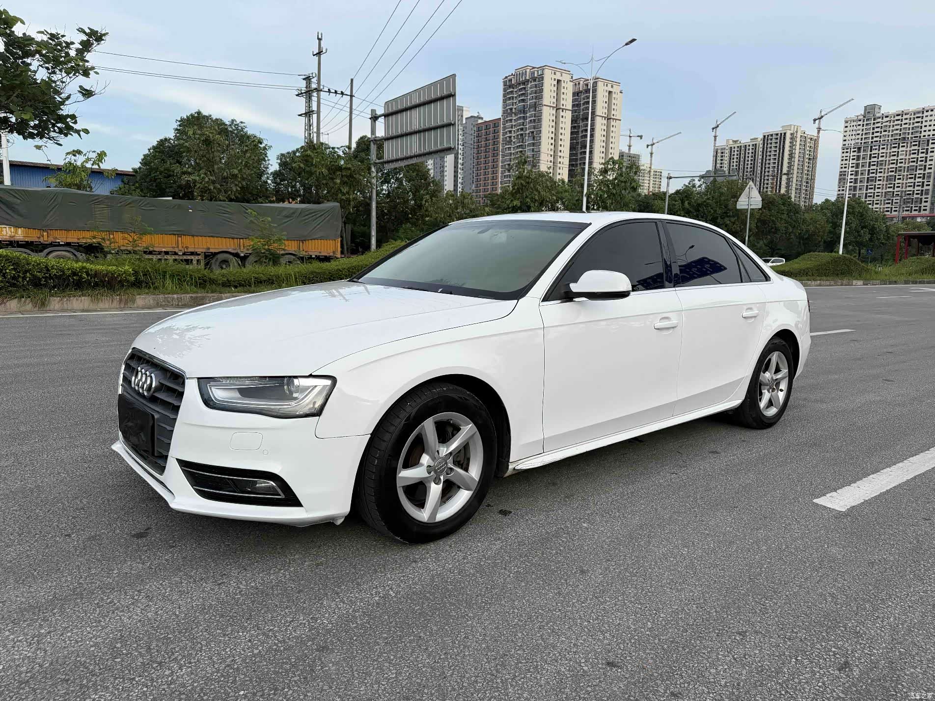Audi A4L, 2014 1