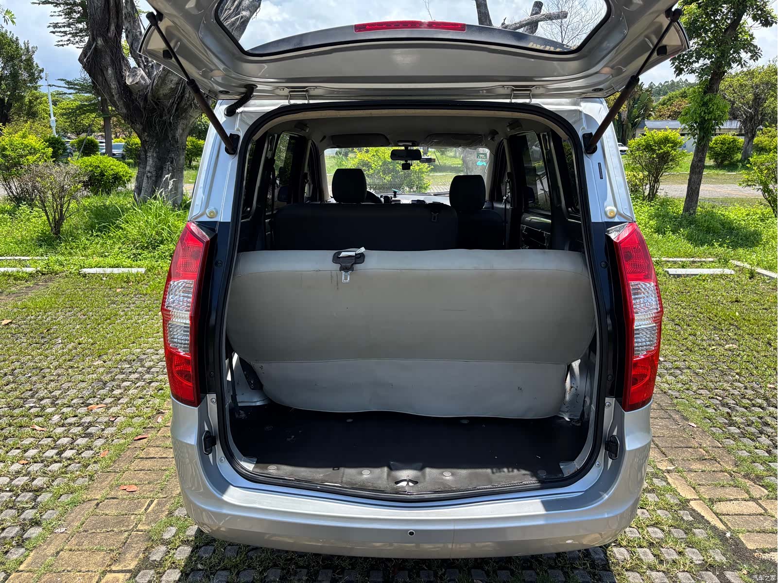 Wuling Hongguang, 2017 11