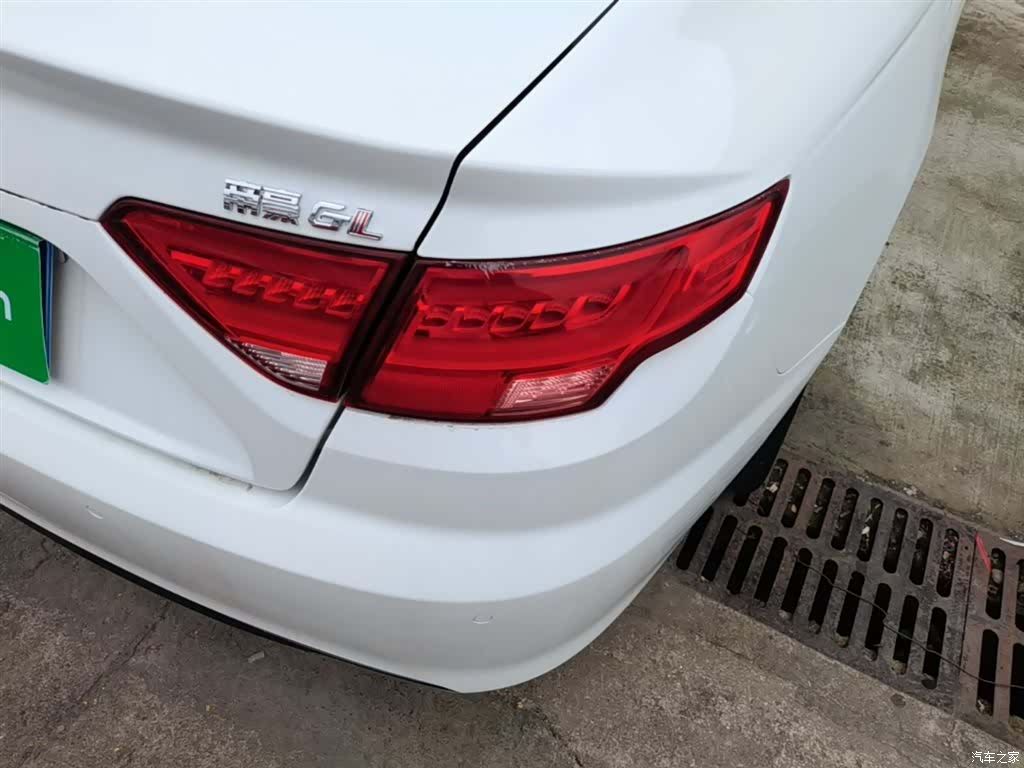 Geely Emgrand, 2017 8