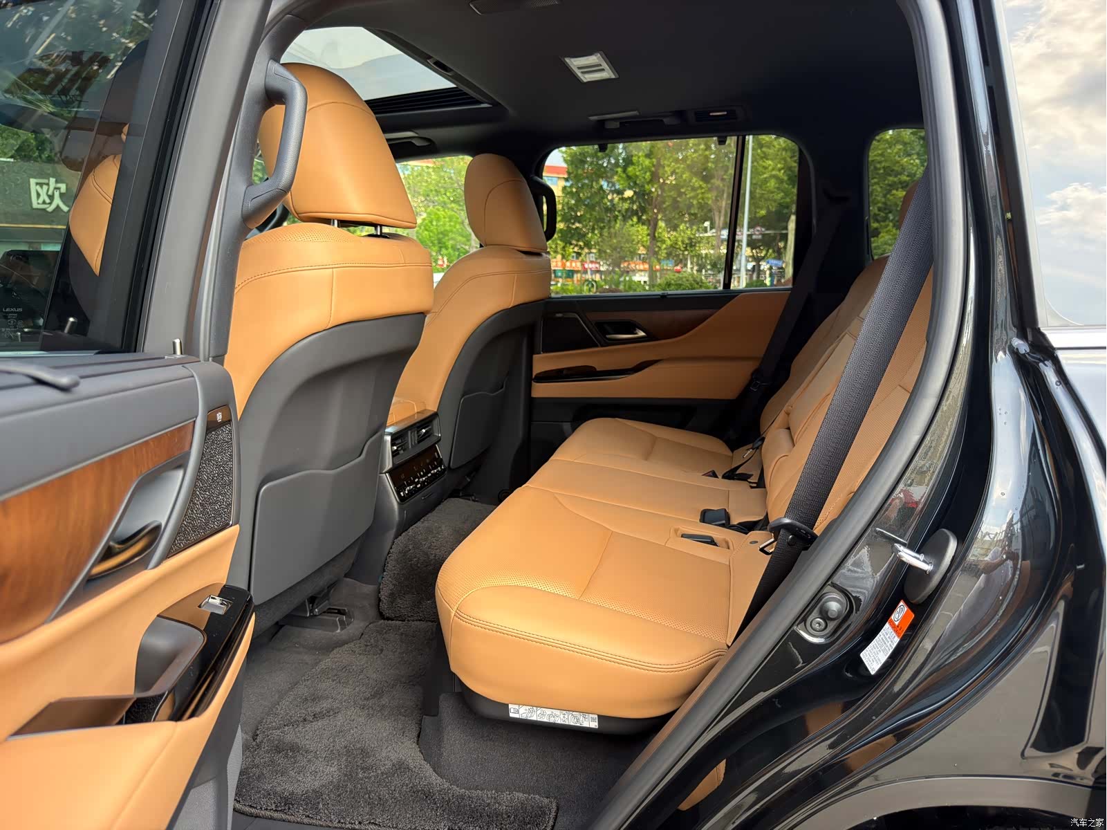 Lexus LX, 2025 9
