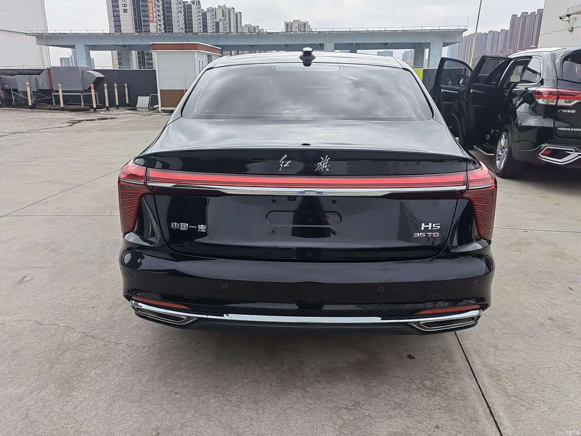 Hongqi H5, 2023 13