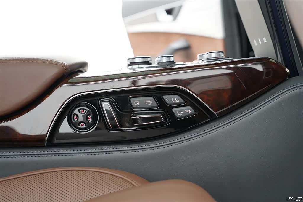 Audi A8L, 2013 23