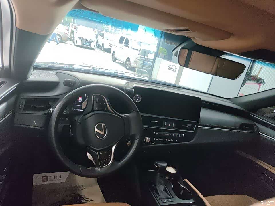 Lexus ES, 2024 6