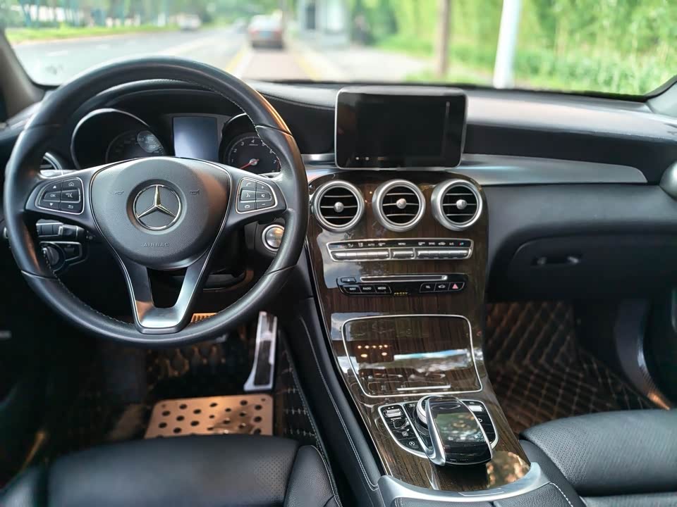 Mercedes-Benz GLC Mercedes-Benz GLC