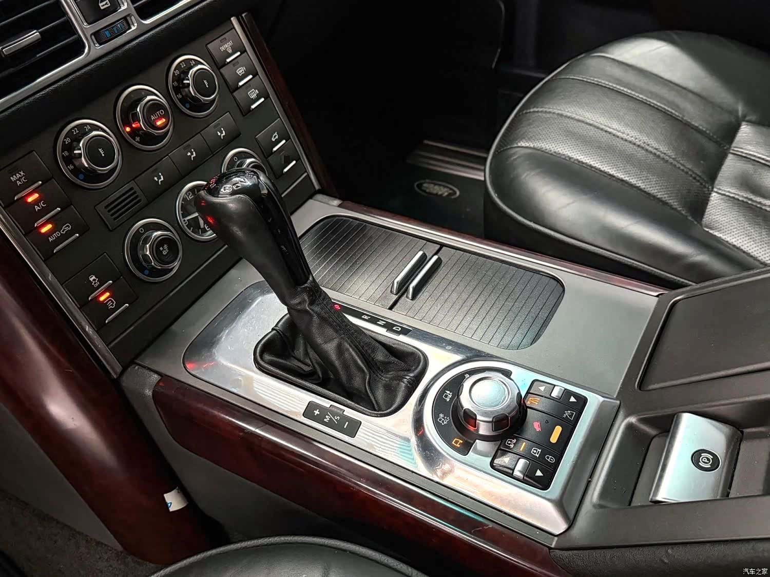 Land Rover Range Rover, 2011 10