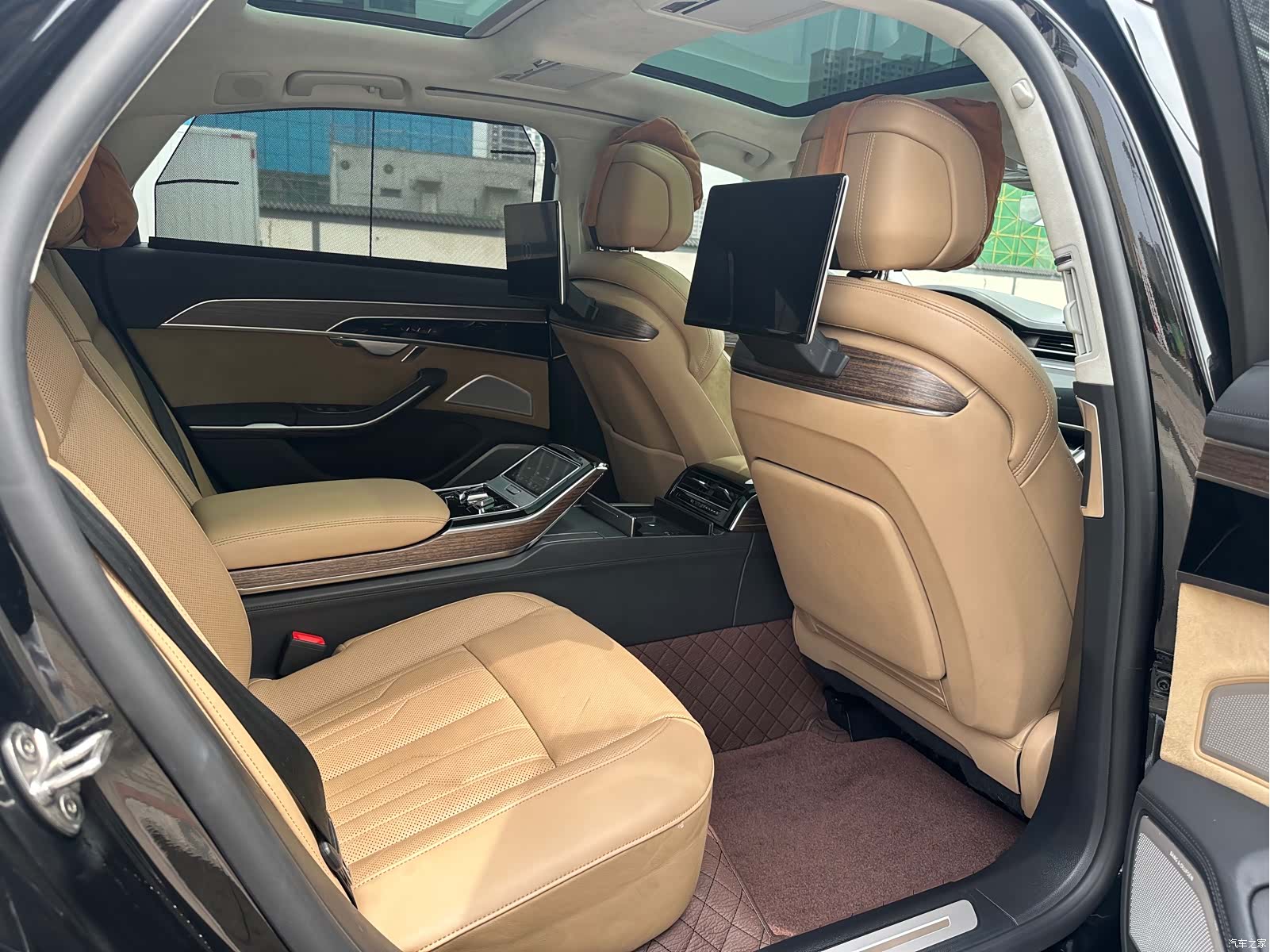Audi A8L, 2022 14