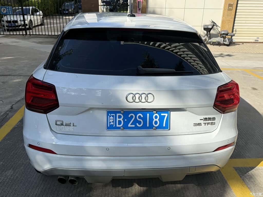 Audi Q2L, 2019 8