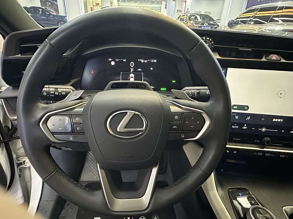 Lexus RZ