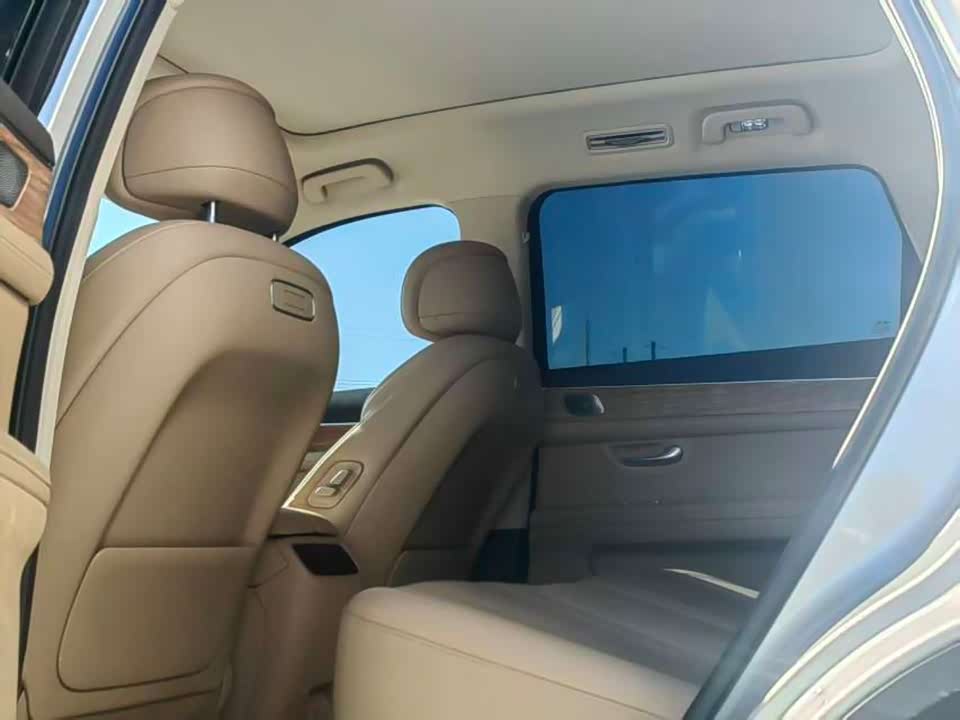 AITO Ask the world M7