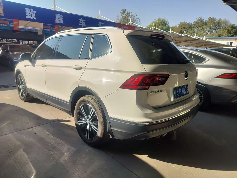 Volkswagen Tiguan L