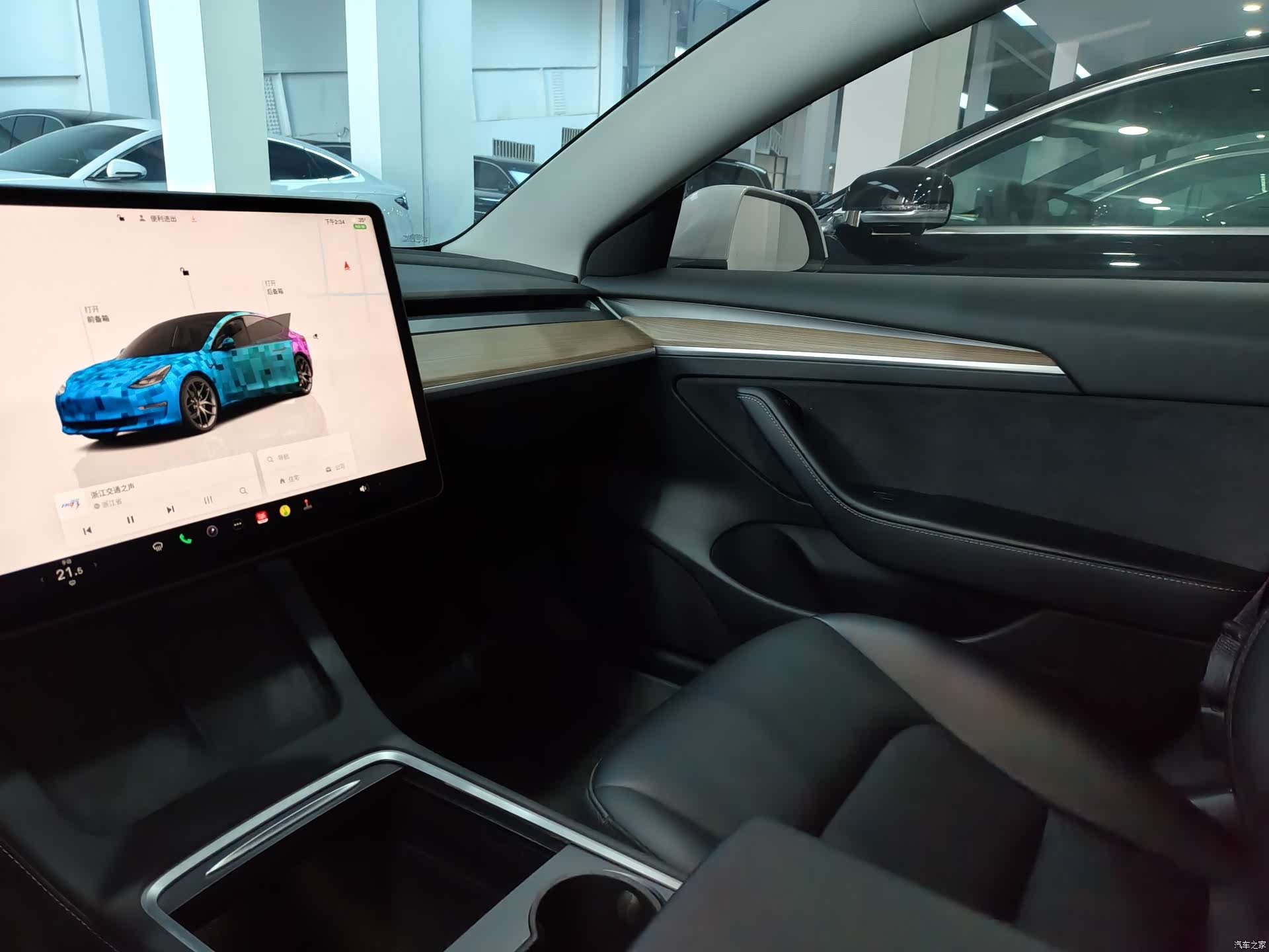 Tesla Model 3, 2023 12