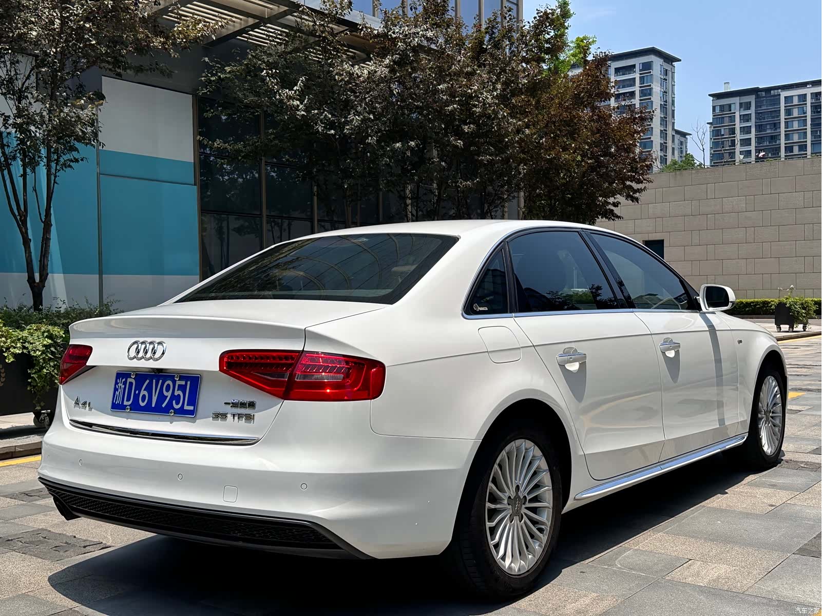 Audi A4L, 2016 4