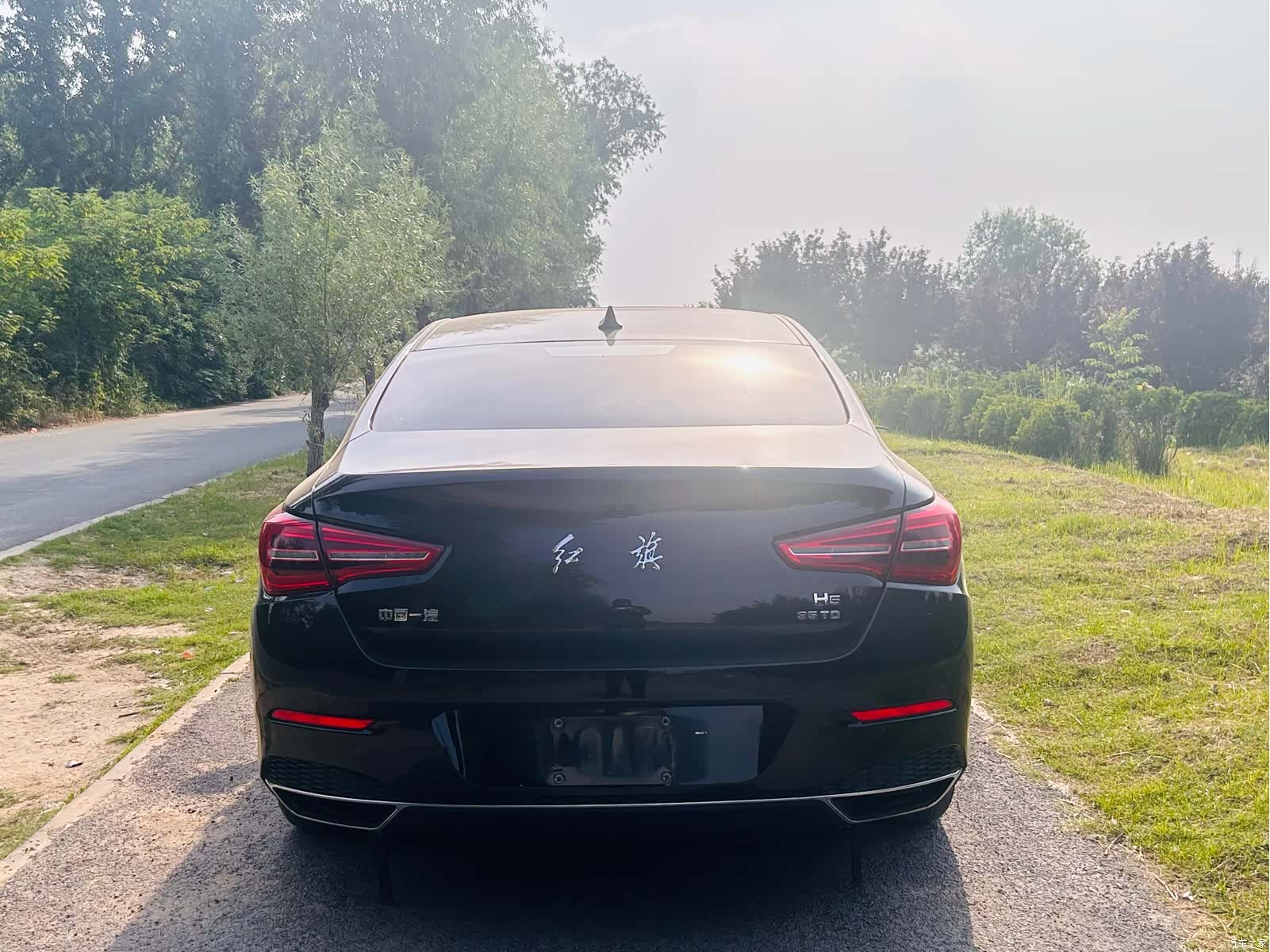 Hongqi H5, 2022 10