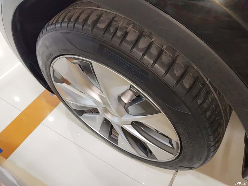 Tesla Model Y, 2023 23