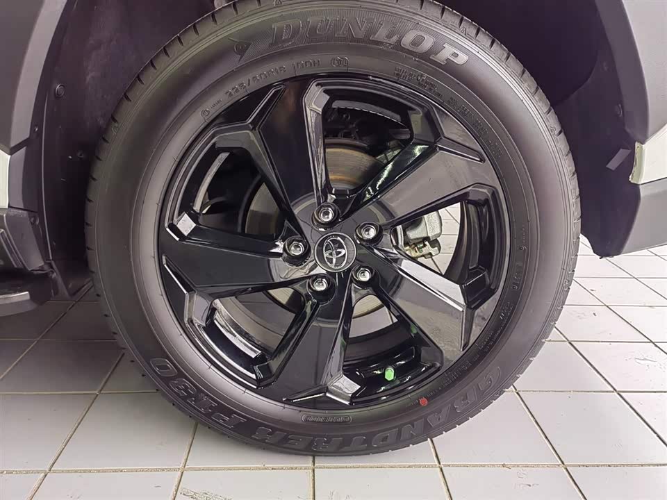 Toyota RAV4 Rongfang