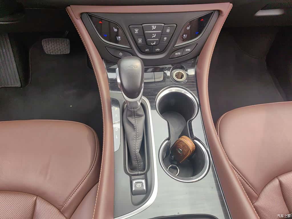 Buick Envision Plus, 2021 7