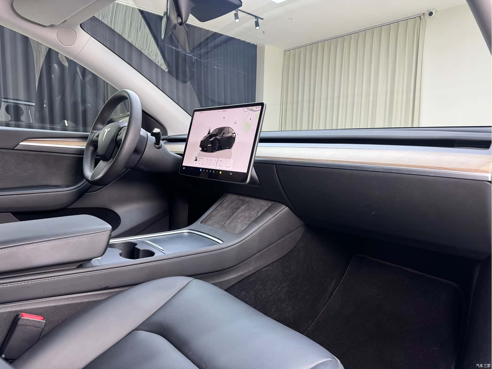 Tesla Model Y, 2022 31