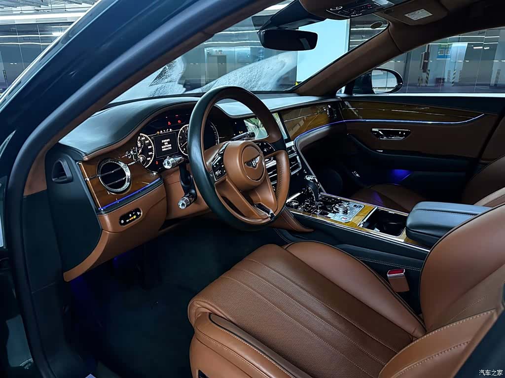 Bentley Flying Spur, 2020 8
