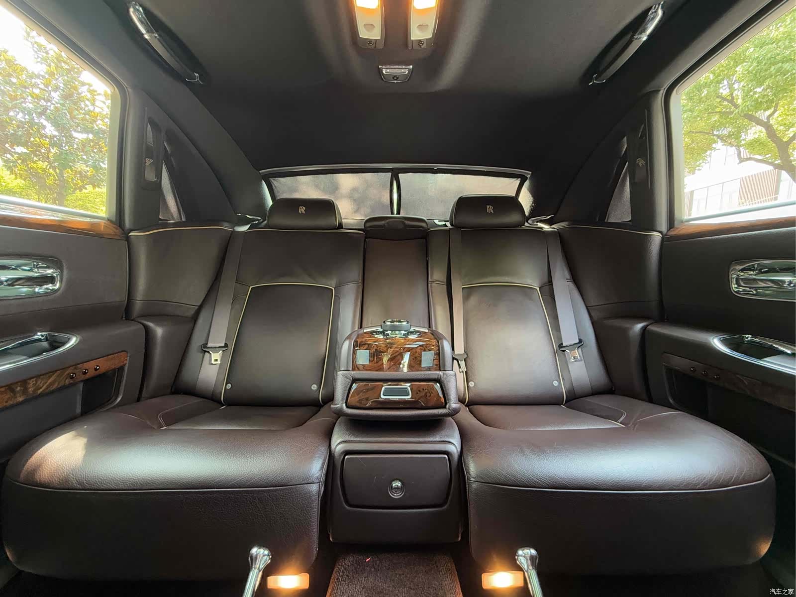 Rolls-Royce Ghost, 2015 9