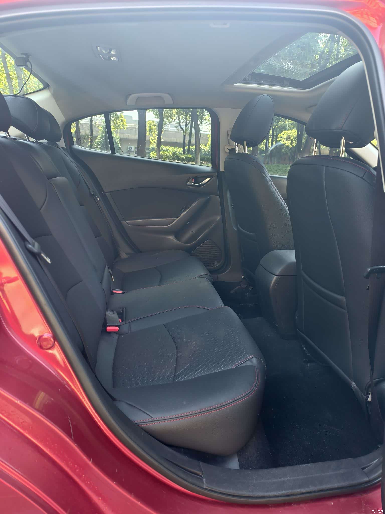 Mazda Mazda3, 2015 4