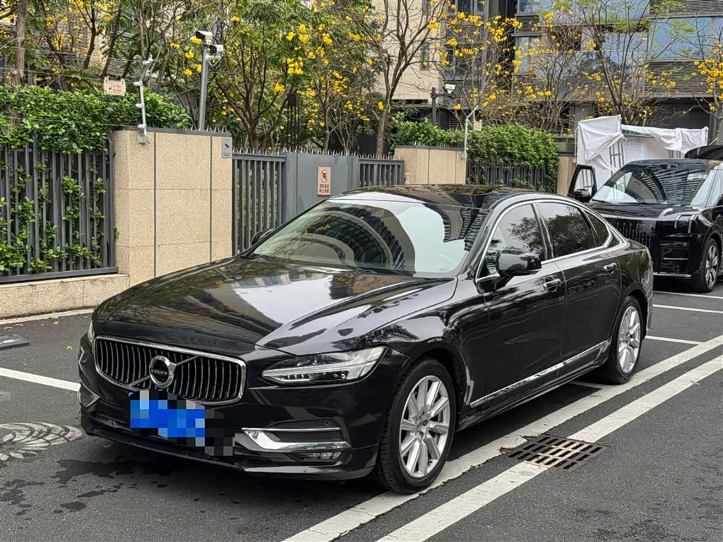 Volvo S90