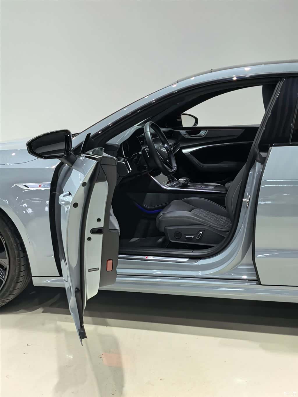 Audi A7L, 2026 9