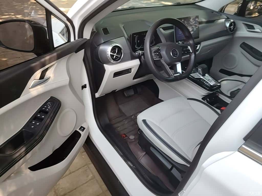 BYD Yuan, 2022 16