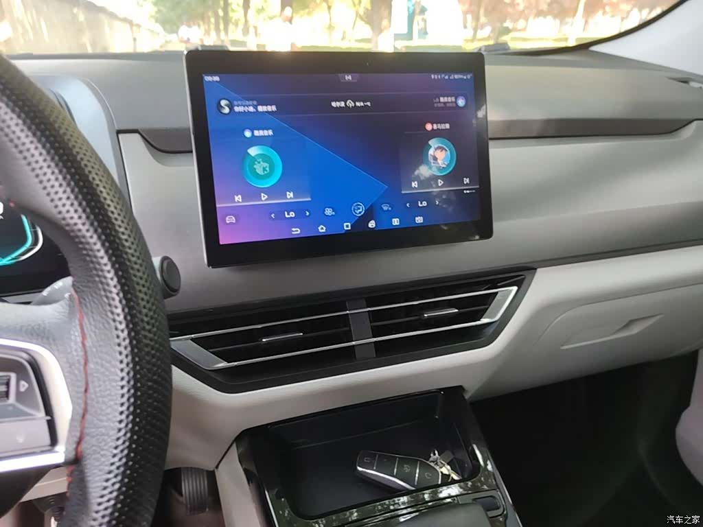 BYD Yuan, 2022 13