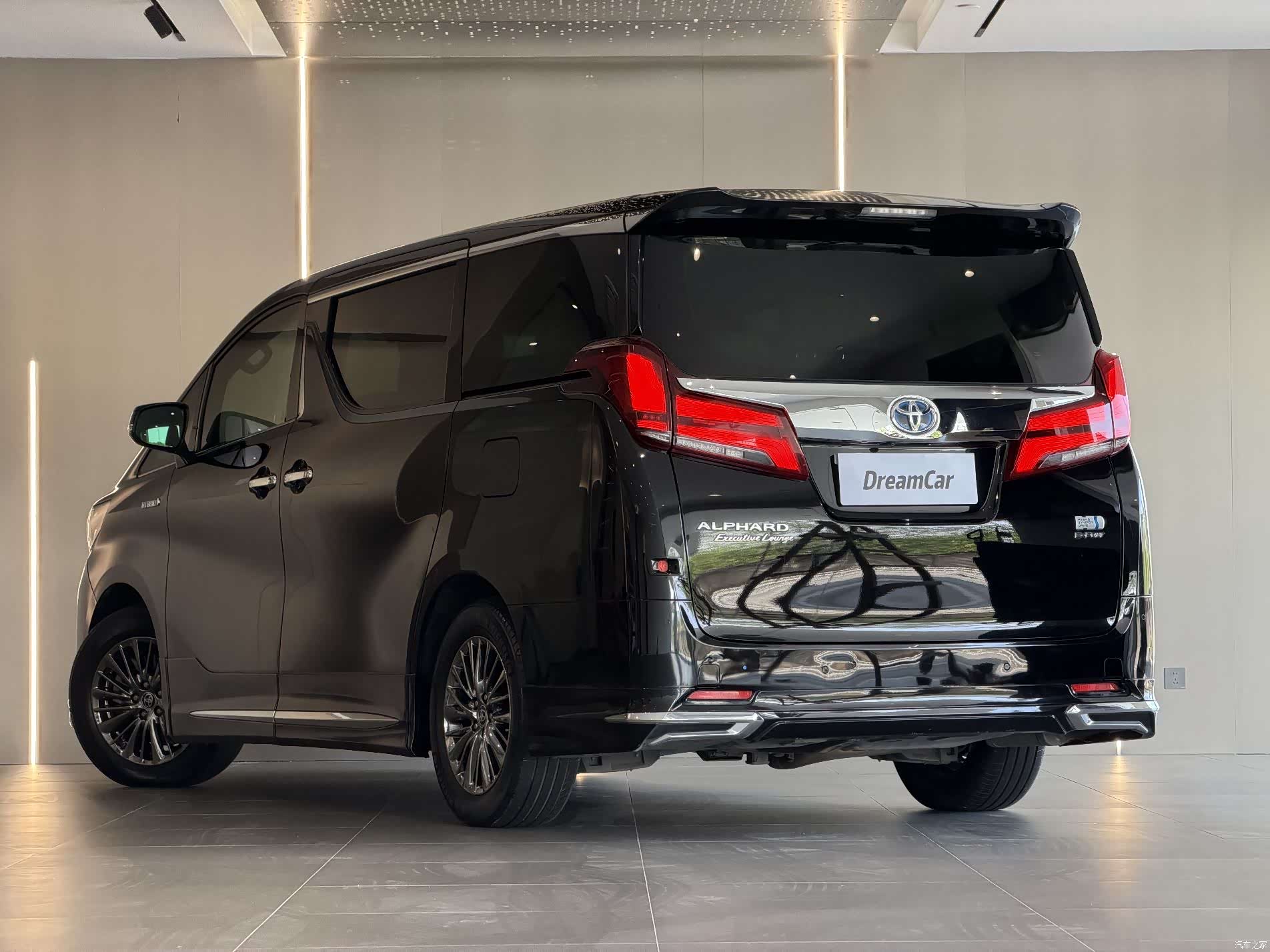 Toyota Alphard, 2021 4