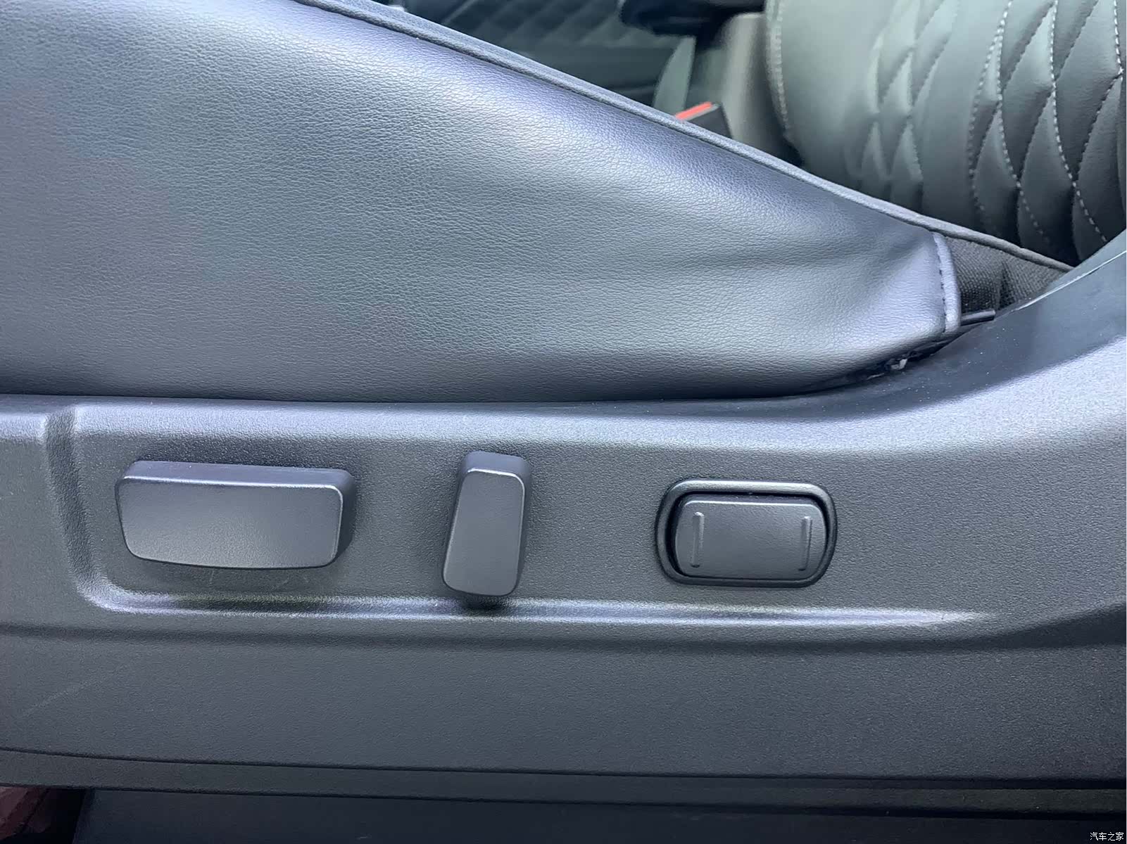 Mitsubishi Outlander, 2022 12
