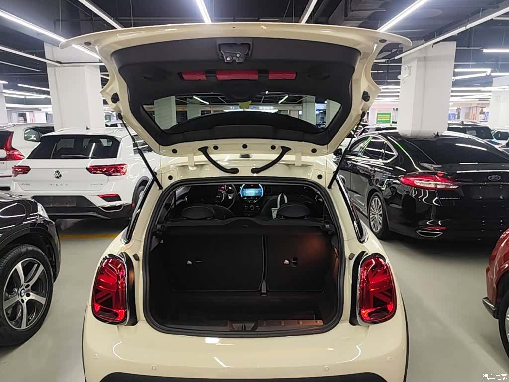 Mini ONE, 2022 19