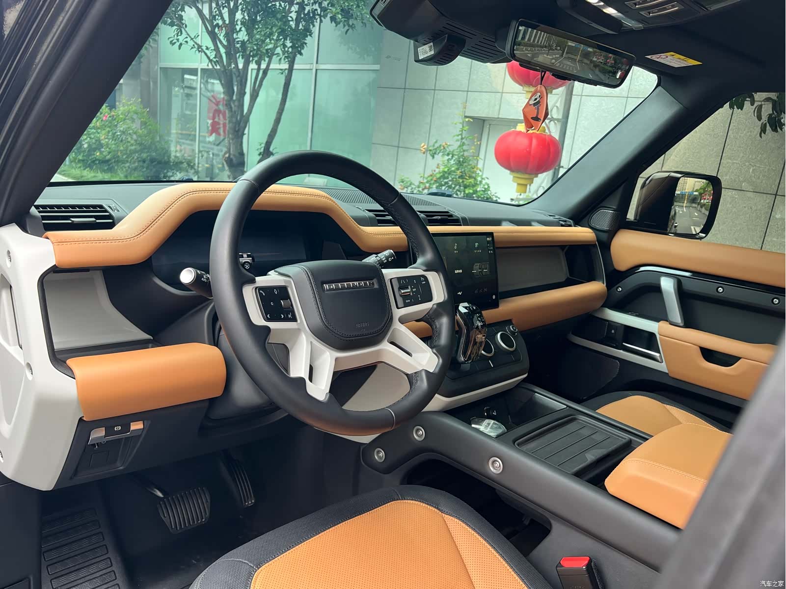 Land Rover Defender, 2024 12
