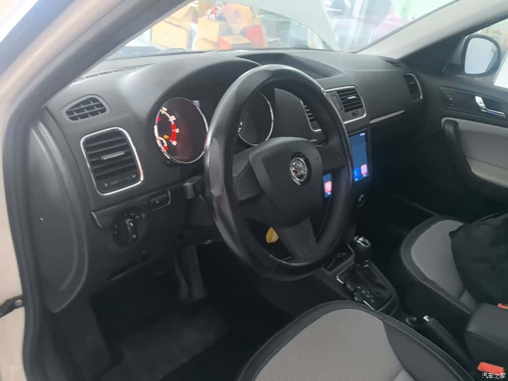 Skoda Yeti, 2015 10