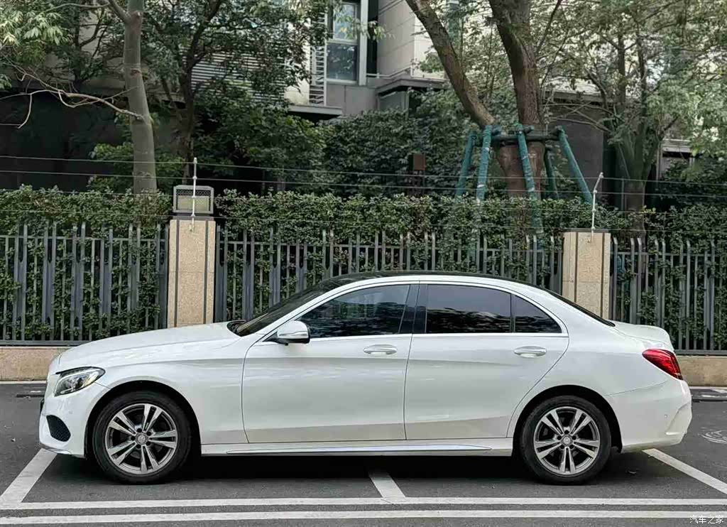 Mercedes-Benz C-Class, 2017 3