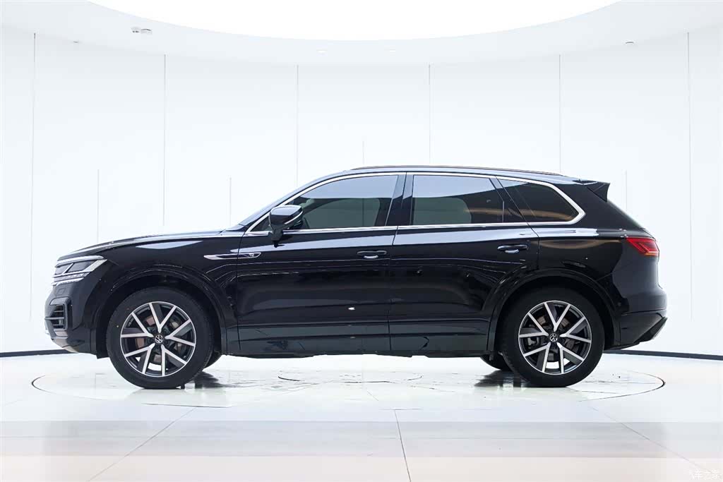 Volkswagen Touareg, 2024 3