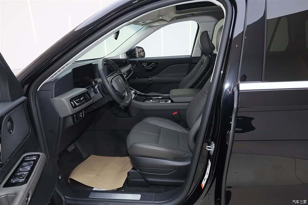 Lincoln Aviator, 2025 18