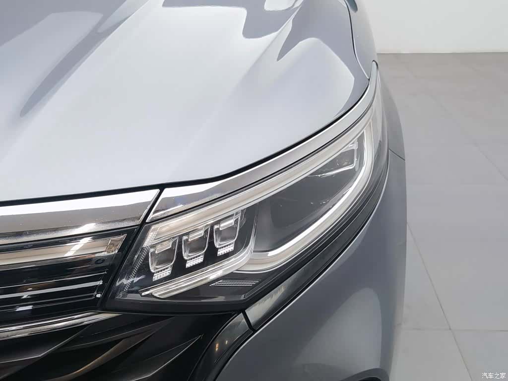 Roewe iMAX8, 2022 6